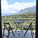 'n Gray Sea & Mountain House *
