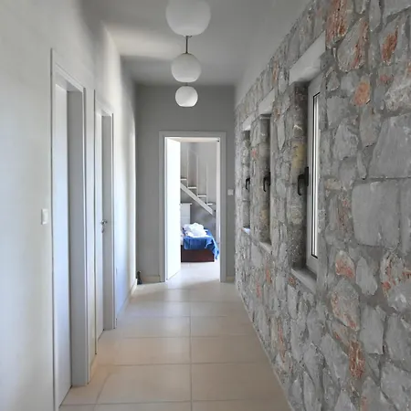 'n Gray Sea & Mountain House Kalamata