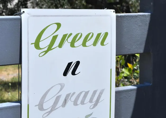 'n Gray Sea & Mountain House