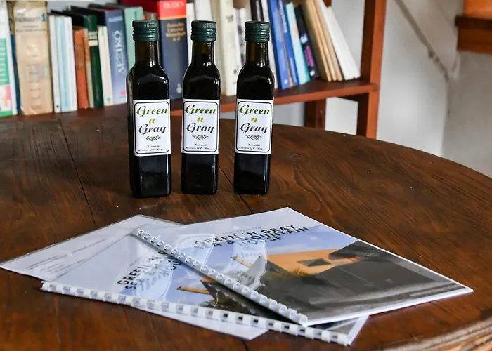 'n Gray Sea & Mountain House *