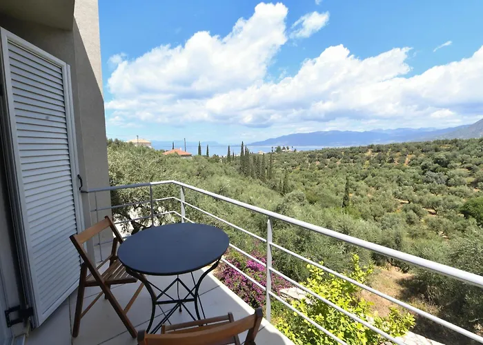 'n Gray Sea & Mountain House Kalamáta