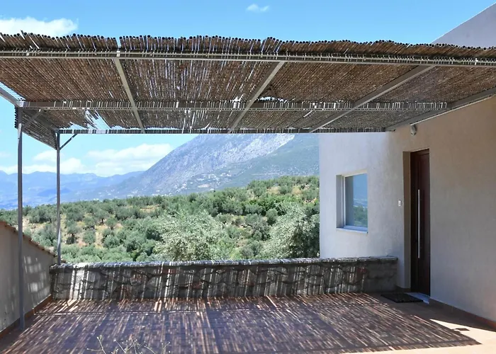 Vakantiehuis 'n Gray Sea & Mountain House Kalamáta